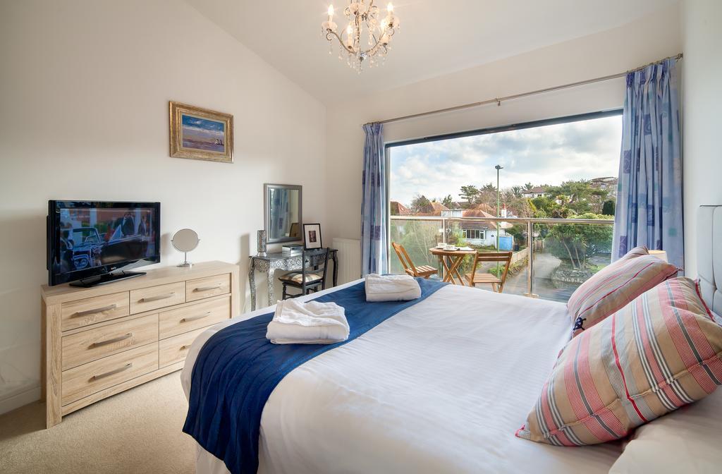 Beaches - South Sands Beach House 托基 客房 照片